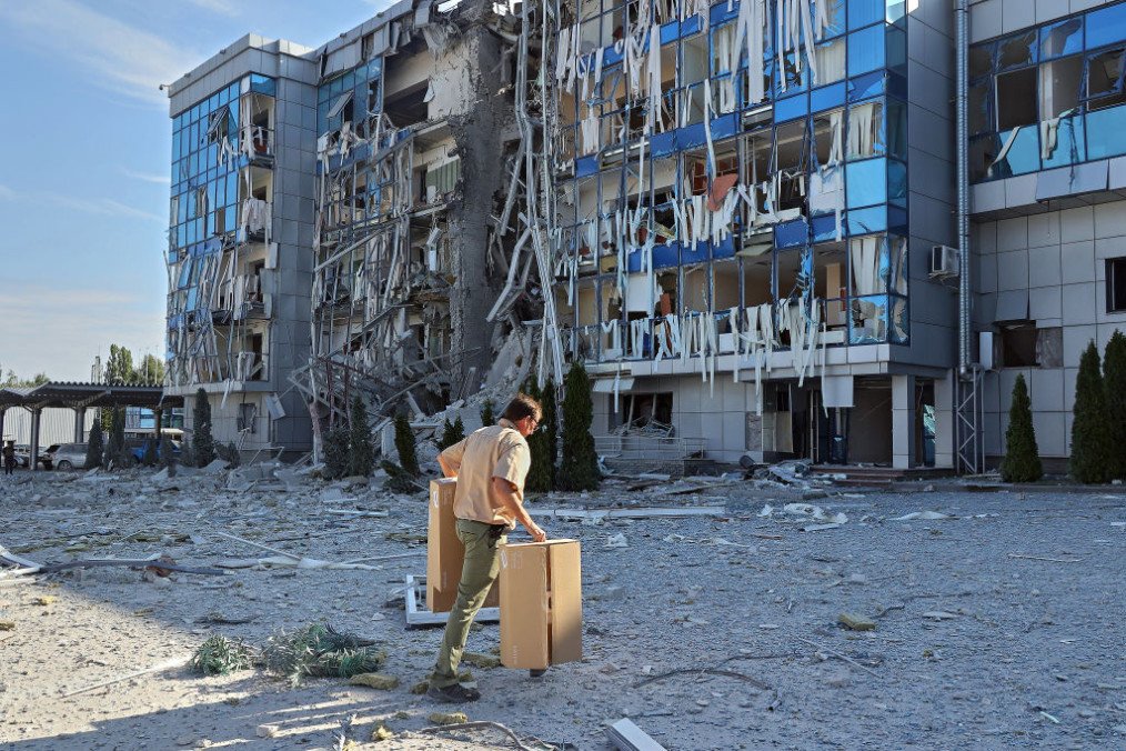 Russia Attacks Kharkiv with Cluster Munitions in Double-Tap Strike