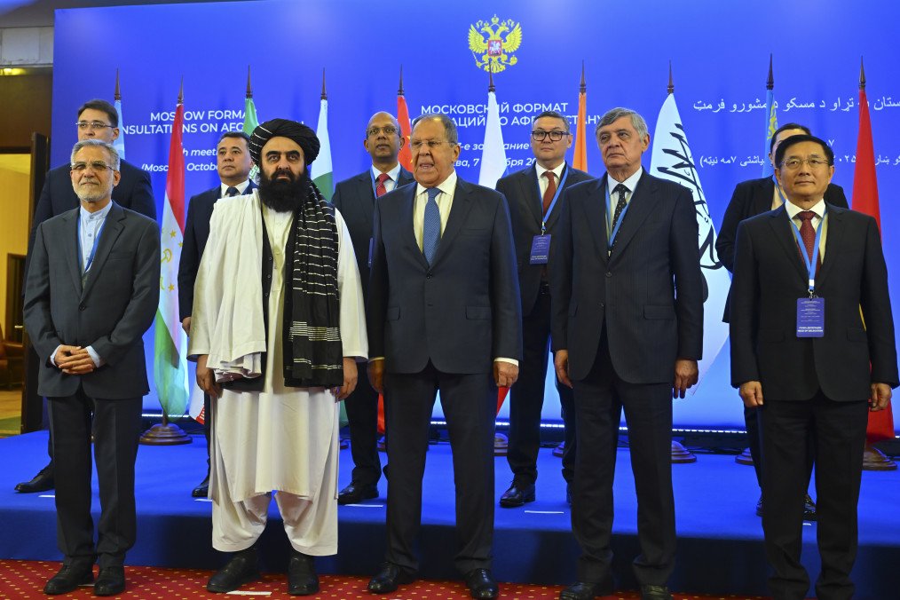 Russia Hosts Taliban for First Official Meeting After Removing Group From Terrorist List