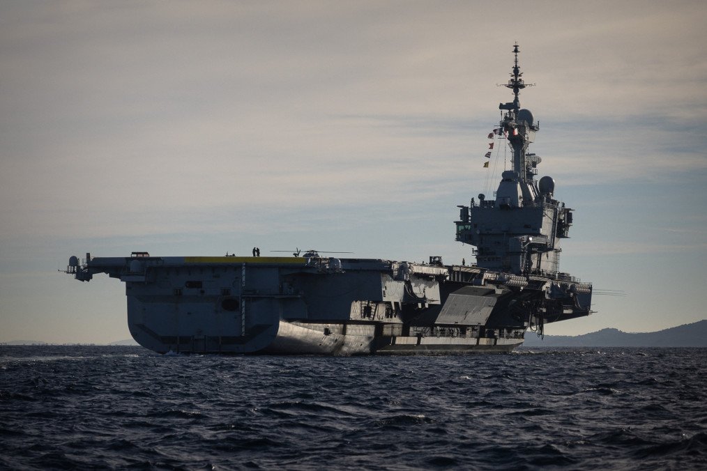The French aircraft carrier Charles de Gaulle sails during the six-month "Clemenceau 25" mission to the Indo-Pacific. (Source: Getty Images)