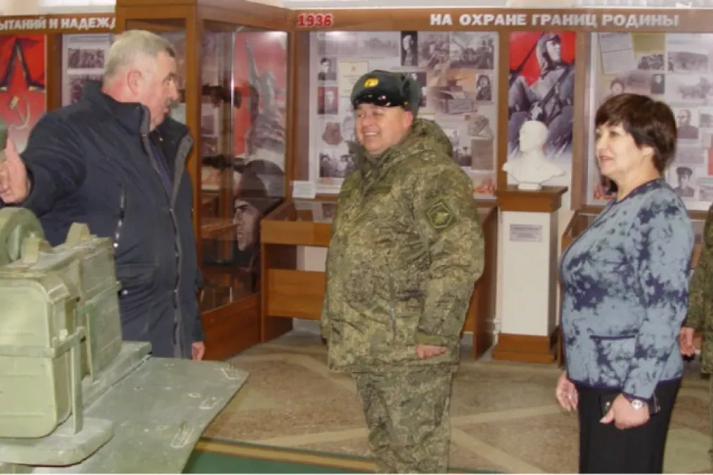 El teniente general Sergei Storozhenko (centro) de las Fuerzas Armadas rusas. (Foto: fuente abierta)