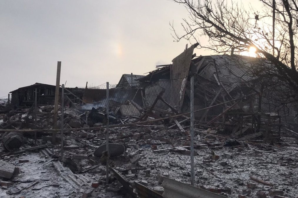 The aftermath of the Russian strike on the private residential sector of Cherkaske, with wreckage scattered across the area. (Photo: SES)