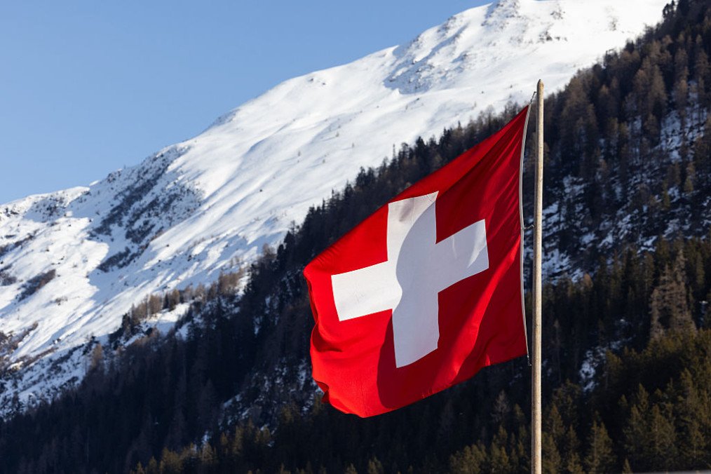 A Swiss national flag ahead of the World Economic Forum (WEF) annual meeting in Davos, Switzerland. (Source: Getty Images)