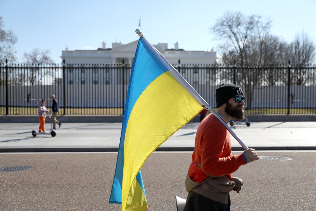 New Poll Finds Growing Public Support for US Bipartisan Aid to Ukraine Among Americans