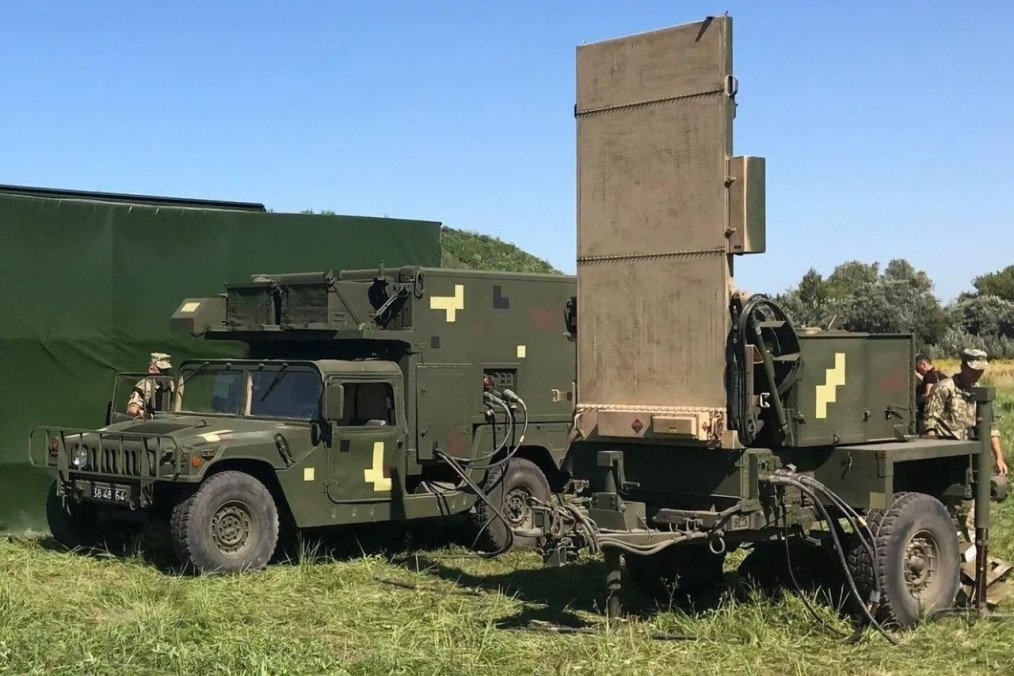 A US-made AN/TPQ‑36 counter-battery radar deployed by Ukrainian forces during field operations, used to detect and track incoming Russian artillery and mortar fire. Illustrative photo. (Photo: Open source)