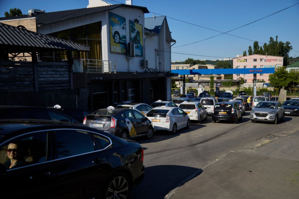 Taxis of Russian company Yandex line up in a petrol station on July 15, 2021 in Chișinău, Moldova. (Source: Getty Images)