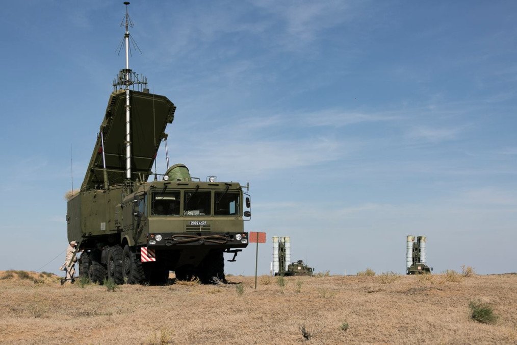 Ukrainian Forces Successfully Hit Russian S-400 Radar Station in Belgorod Region