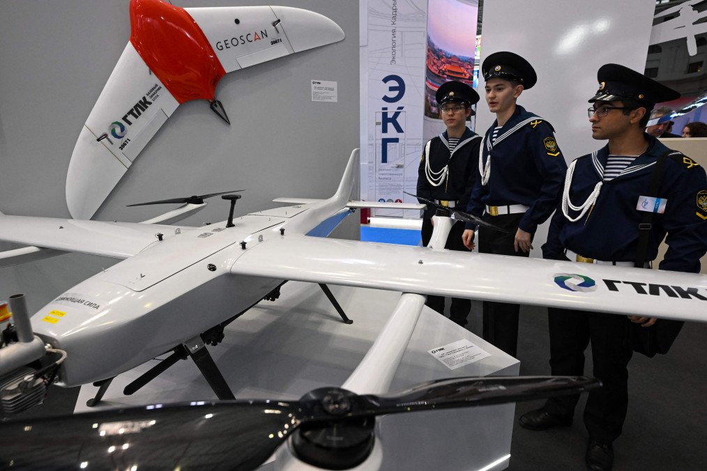 Kalashnikov-Style Drone Swarm: How Russia’s “Diktion” System Aims to Automate Entire Frontline Kalashnikov-Style Drone Swarm: How Russia’s “Diktion” System Aims to Automate Entire Frontline