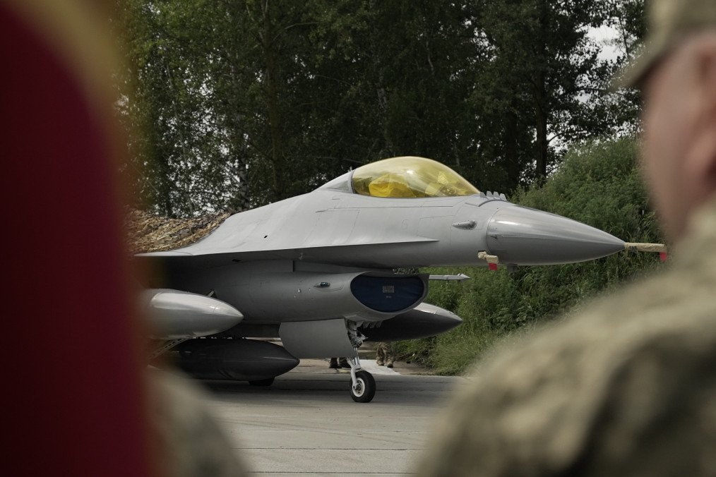 First Dutch-Donated F-16 Jets Arrive in Ukraine, With 24 More Expected in the Coming Months