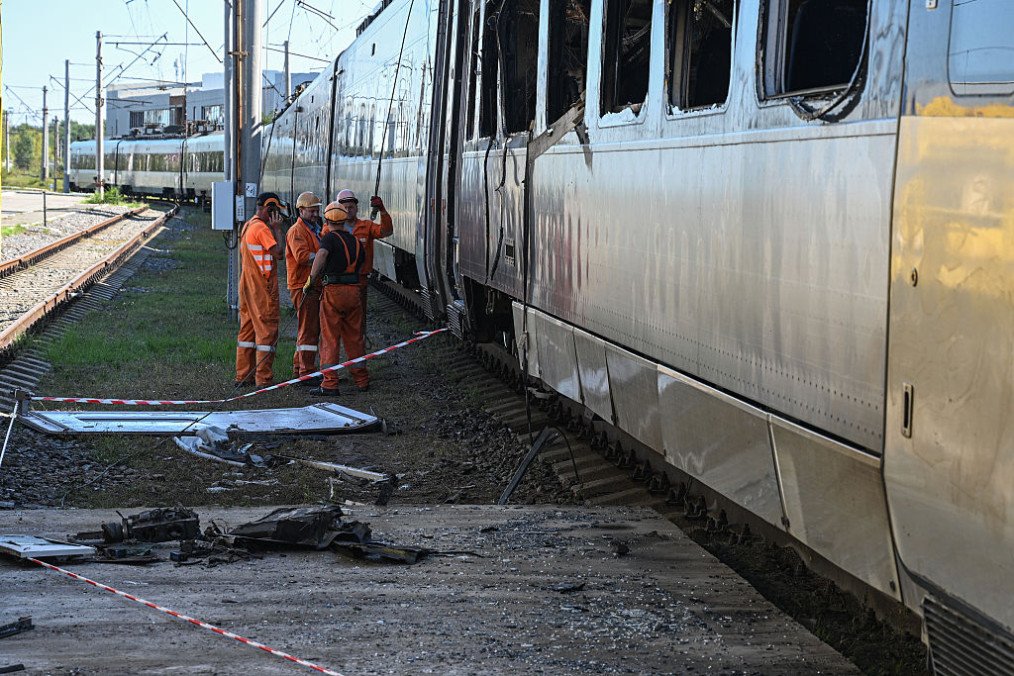 Train Full of Passengers Survives Russian Drone Strike Near Kramatorsk