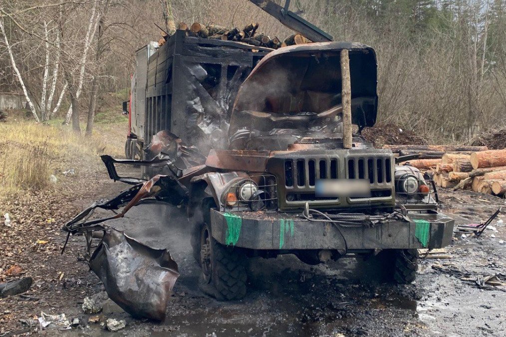 Russian forces struck a truck with a drone in Izium, Kharkiv region on December 5, 2025. (Source: Police of Kharkiv region)