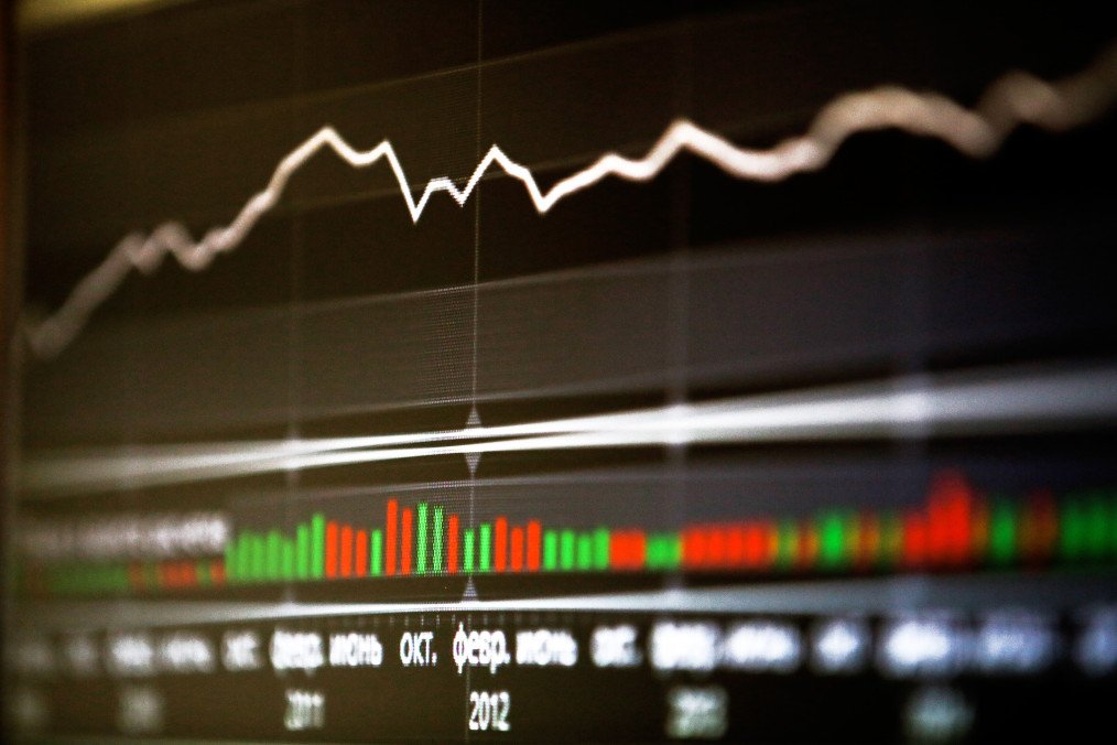 An index graph displays Russian stock price fluctuations at the Moscow Exchange MICEX-RTS PJSC in Moscow, Russia, on April 10, 2018. (Source: Getty Images)