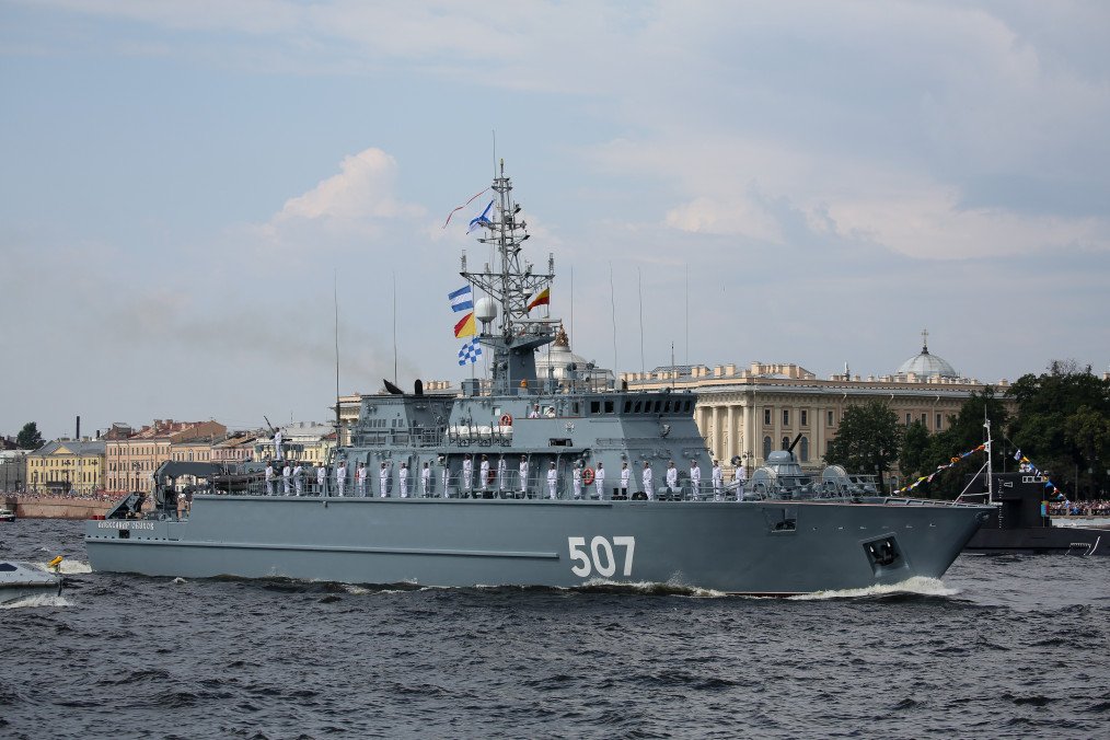 Ukrainian Defense Intelligence Successfully Targets Russian Minesweeper “Aleksandr Obukhov”