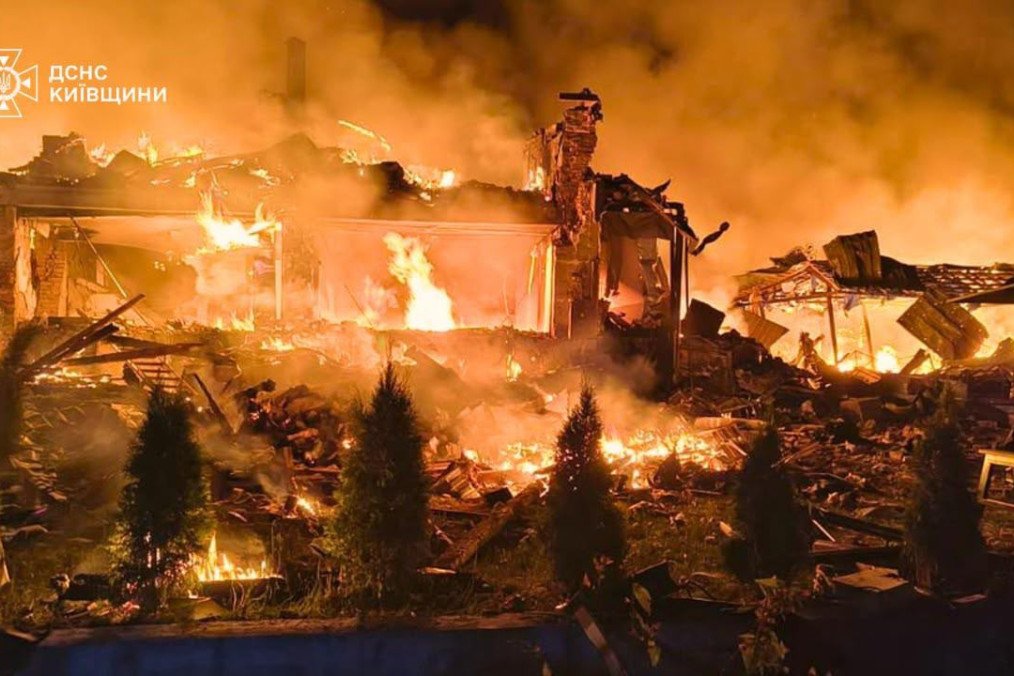 A residential house burns after a Russian drone strike in Pukhivka, Kyiv region, on August 8, 2026. (Source: State Emergency Service of Ukraine) A residential house burns after a Russian drone strike in Pukhivka, Kyiv region, on August 8, 2026. (Source: State Emergency Service of Ukraine)