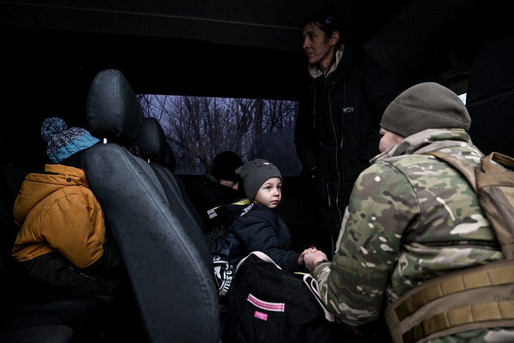Ukraine to Evacuate More Than 3,000 Children from Zaporizhzhia and Dnipropetrovsk Regions