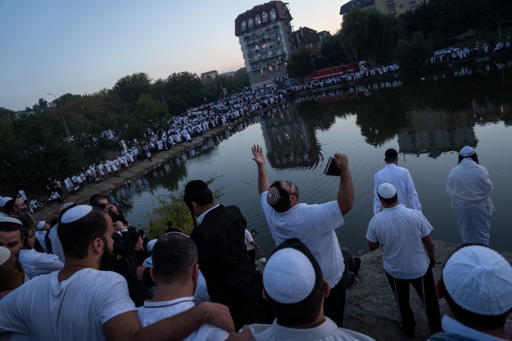 30,000 Hasidic Pilgrims Visit Ukraine’s Uman for Rosh Hashanah Celebration