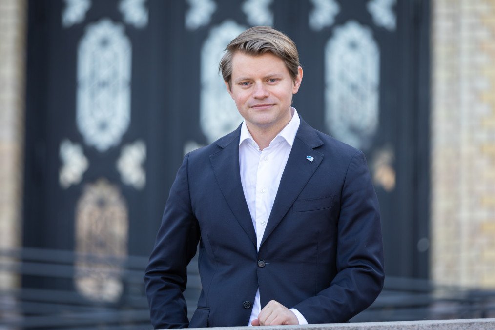 Norwegian lawyer and politician Peter Christian Frølich. Norwegian lawyer and politician Peter Christian Frølich.