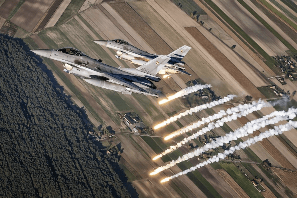 Polish Air Force F-16 fighter jets conduct a training exercise. Illustrative photo. (Photo: Polish Armed Forces) Polish Air Force F-16 fighter jets conduct a training exercise. Illustrative photo. (Photo: Polish Armed Forces)