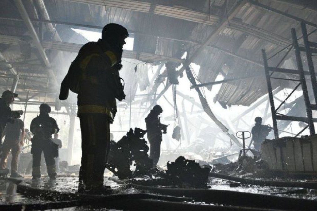 Top Russian Officers Indicted for Strike on Ukraine’s Largest Printing House The consequences of the Russian attack on the "Faktor-Druk" publishing house in Kharkiv. (Telegram/Synegubov)