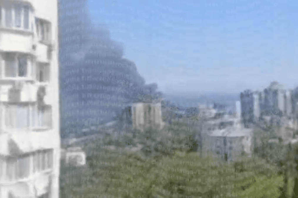 Heavy smoke rises over the coastal promenade in Yalta following a combined Ukrainian drone strike in temporarily occupied Crimea. (Source: OSINT channel Supernova+) Heavy smoke rises over the coastal promenade in Yalta following a combined Ukrainian drone strike in temporarily occupied Crimea. (Source: OSINT channel Supernova+)