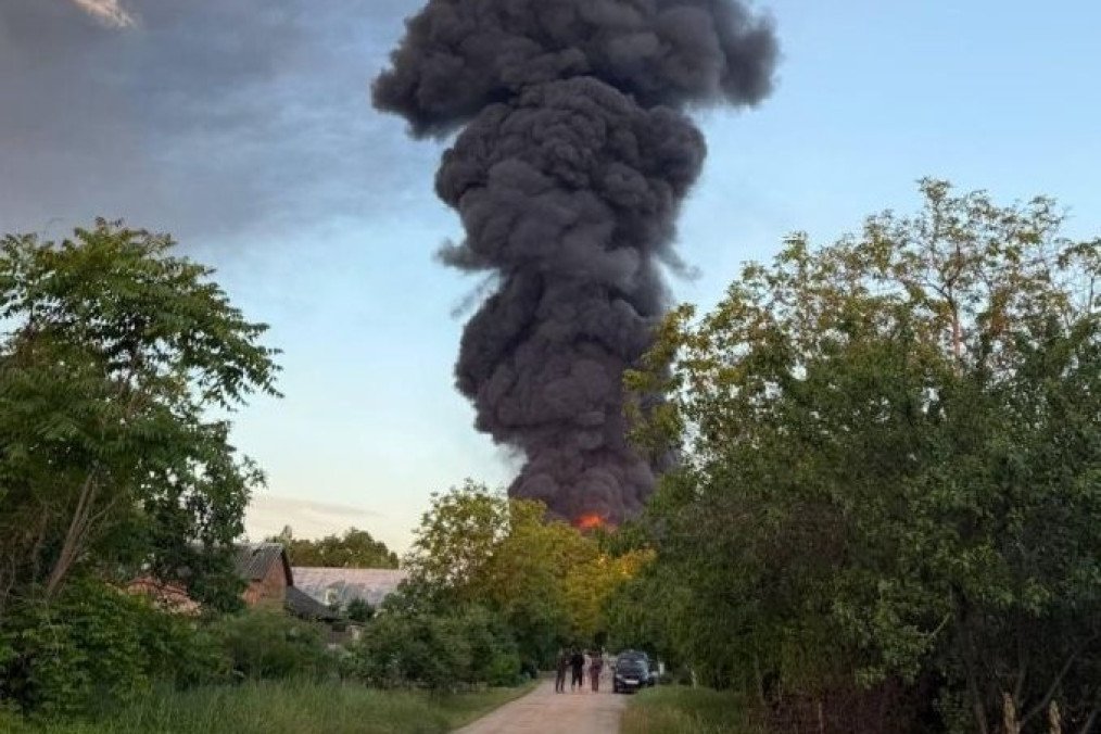 Fire at the Poltavskaya oil depot in Ust-Labinsk, Russia’s Krasnodar region, following a reported drone attack on June 6, 2026. (Source: Exilenova+)