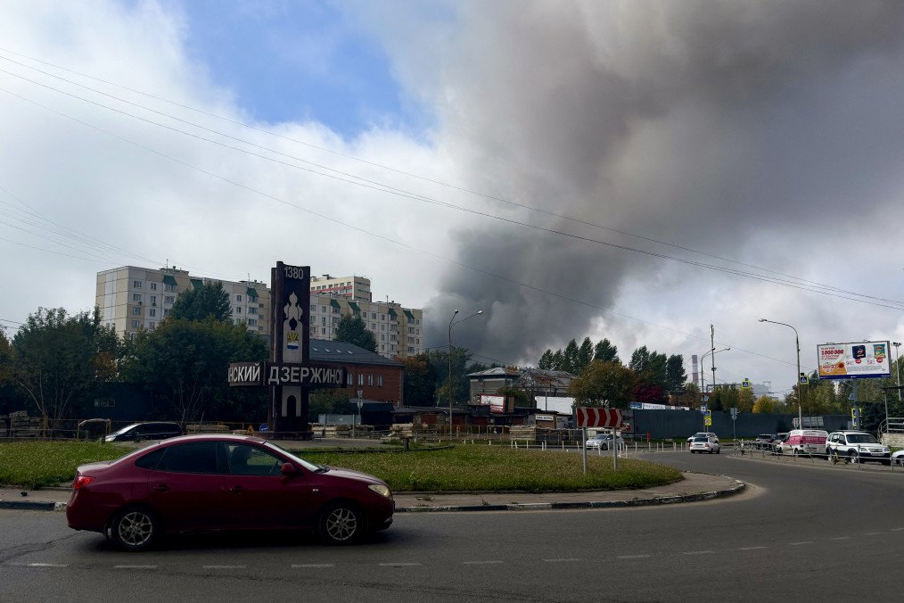 Smoke rises from the area of the Russian oil producer Gazprom Neft's Moscow oil refinery as seen from Dzerzhinsky in the Moscow region on September 20, 2026. (Source: Getty Images)