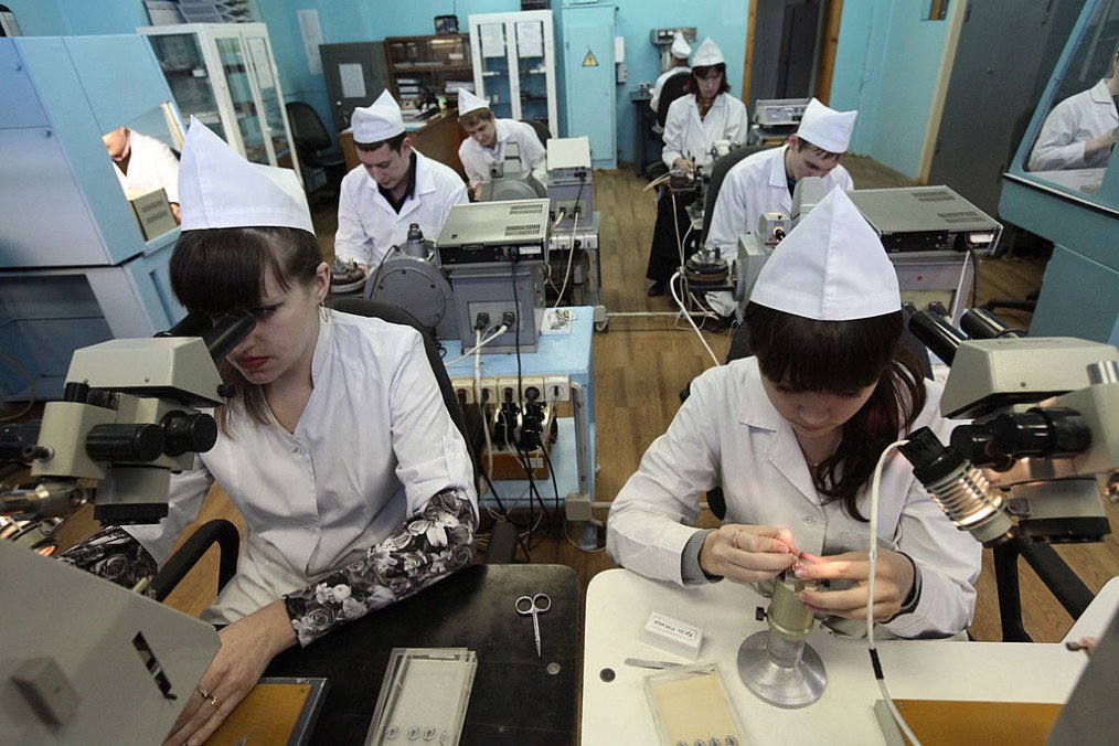 Workers of “Temp-Avia” enterprise, part of Arzamas Research and Production Joint Stock Company in the Nizhny Novgorod region of Russia. (Source: Getty Images)