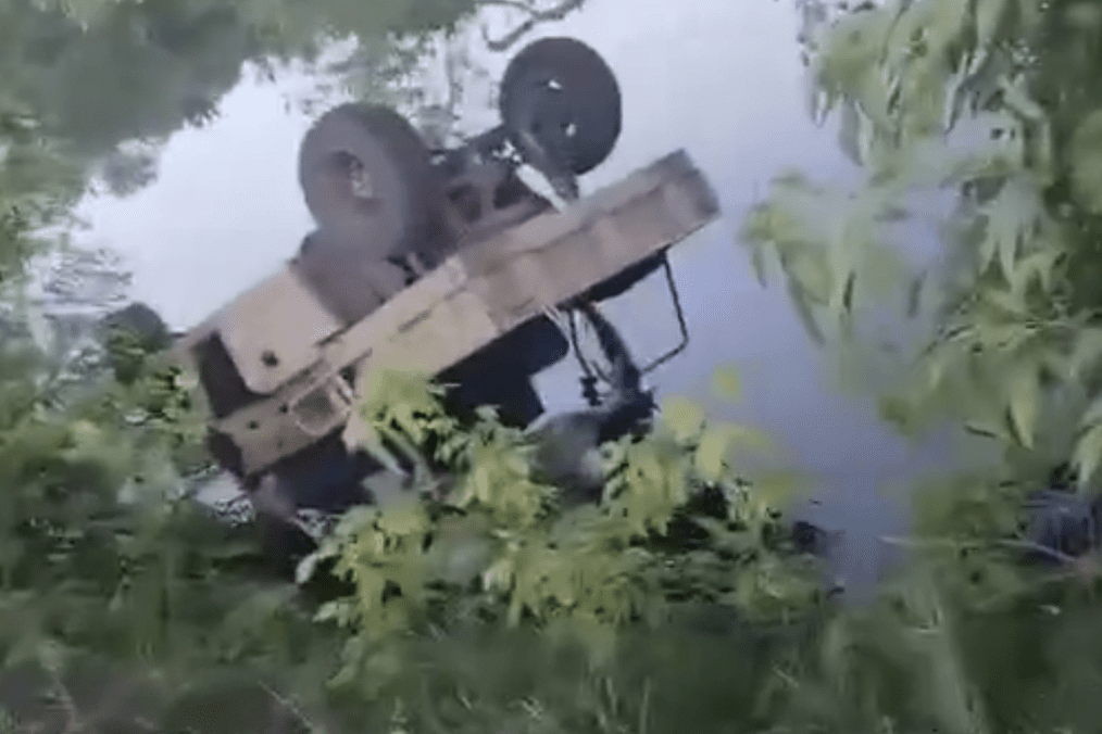 Russian Soldier Films Aftermath of Ukrainian Ambush on Military Convoy in Kherson, Video