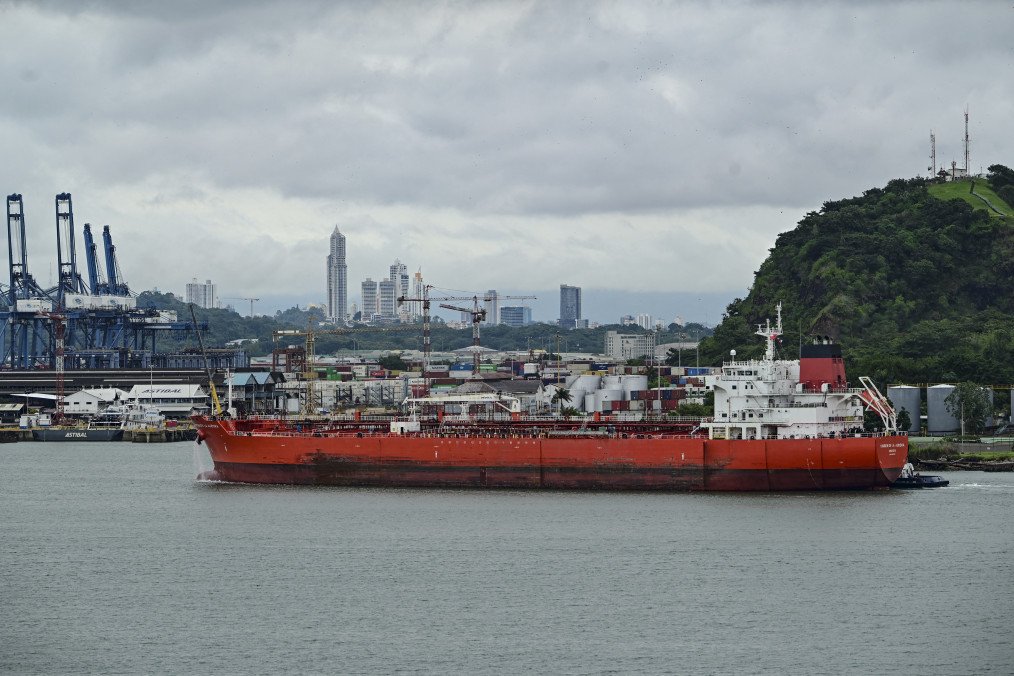 Barbados and Panama to De-Flag More Than 100 Russian Shadow Fleet Tankers