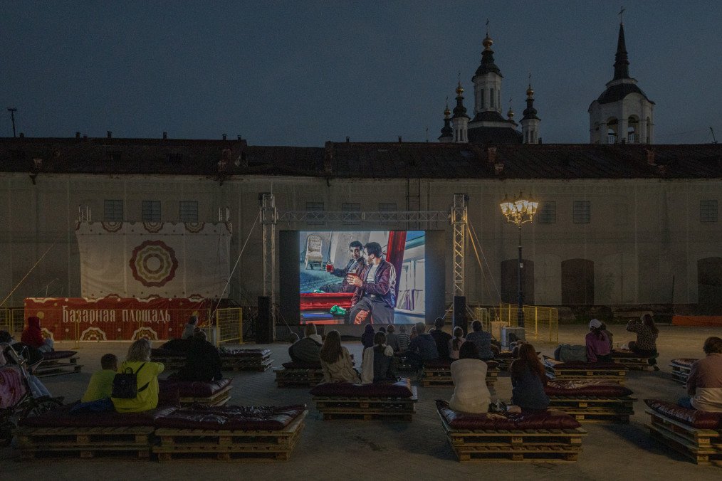 Russian Cinema Association Pushes Free Propaganda Screenings for Students A screening of the Soviet film. Illustrative image. (Source: Getty Images)