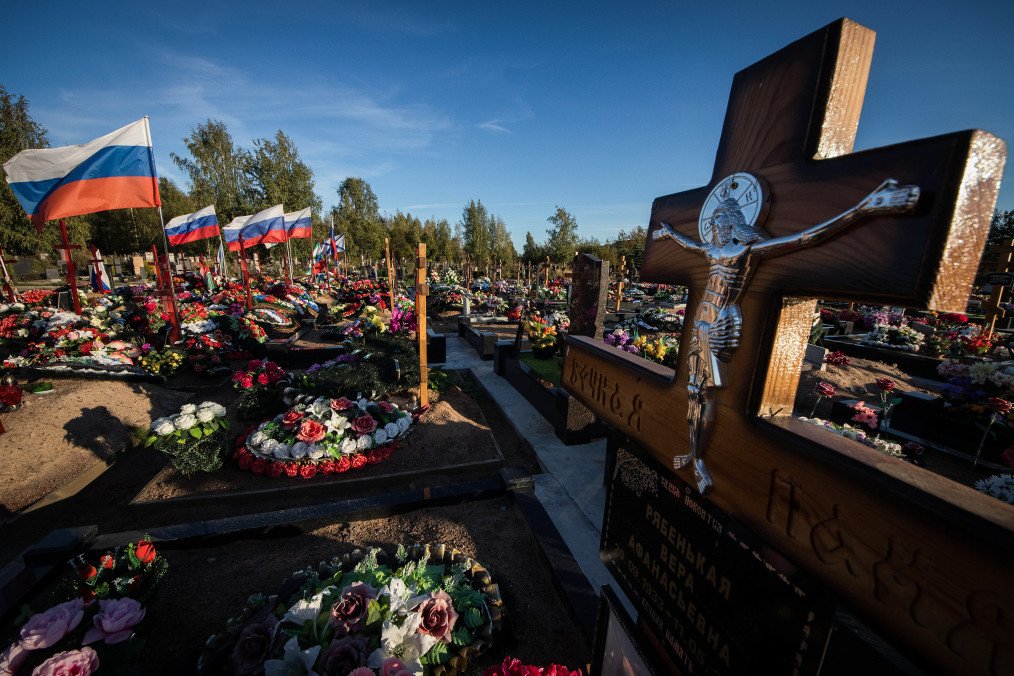The graves of those killed in Ukraine, at the military site of the Southern Cemetery, located on the southern outskirts of St. Petersburg, on September 21, 2023. (Source: Getty Images)