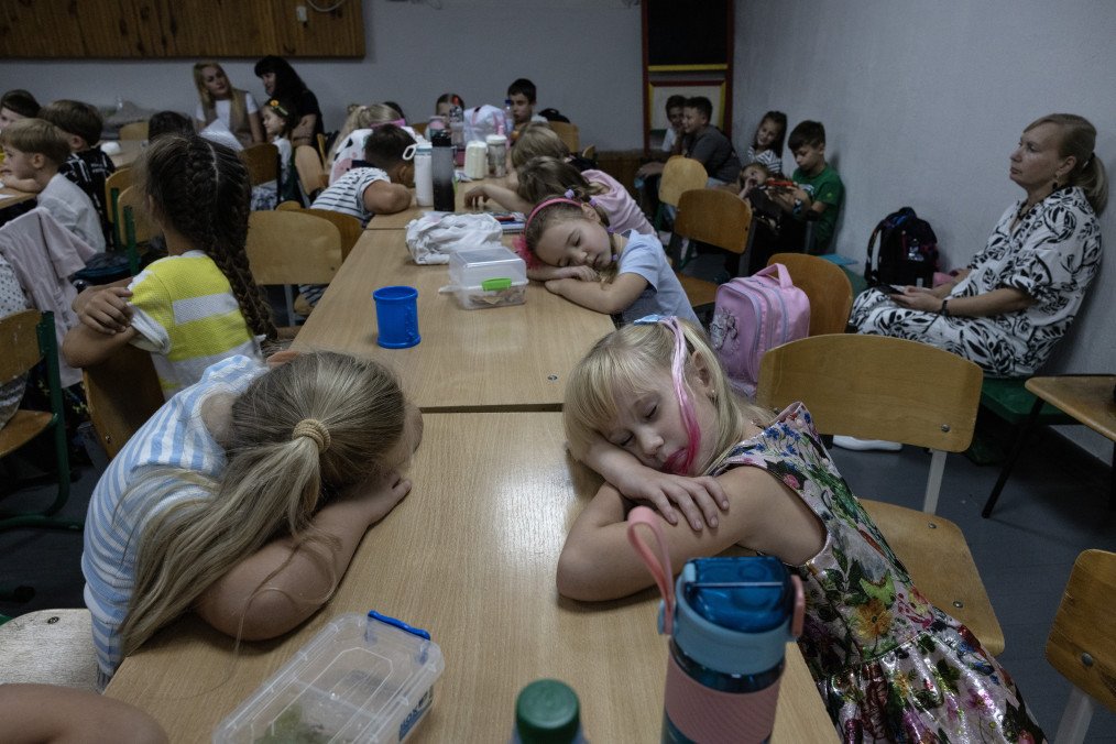 Students rest in a shelter at the Kyiv State Music Lyceum M.V Lysenka school on the second day of classes during an air alert that lasted over three hours on September 2, 2025 in Kyiv, Ukraine. Illustrative photo. (Source: Getty Images) Students rest in a shelter at the Kyiv State Music Lyceum M.V Lysenka school on the second day of classes during an air alert that lasted over three hours on September 2, 2025 in Kyiv, Ukraine. Illustrative photo. (Source: Getty Images)