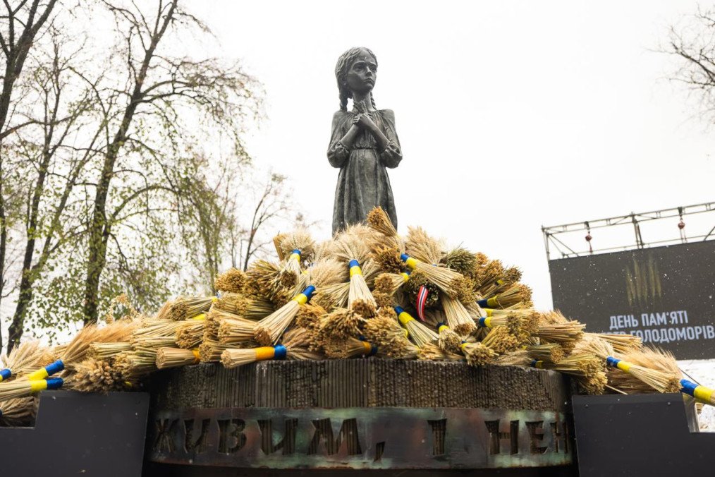 Ukraine and the World Commemorate Holodomor Victims on Remembrance Day