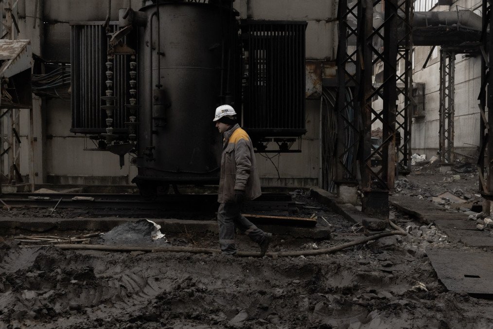 A DTEK power plant employee walks through a facility damaged by repeated Russian airstrikes, November 13, 2025. (Photo: Getty Images)
