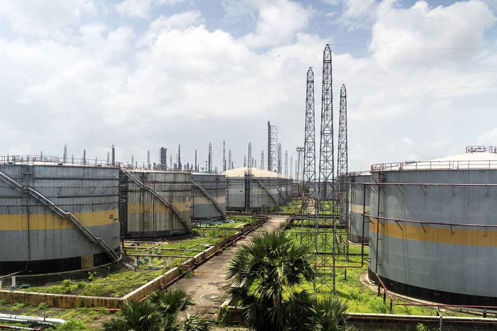 Storage tanks at a Bharat Petroleum Corp. oil refinery in Mumbai, India, on August 11, 2025. (Source: Getty Images) Storage tanks at a Bharat Petroleum Corp. oil refinery in Mumbai, India, on August 11, 2025. (Source: Getty Images)