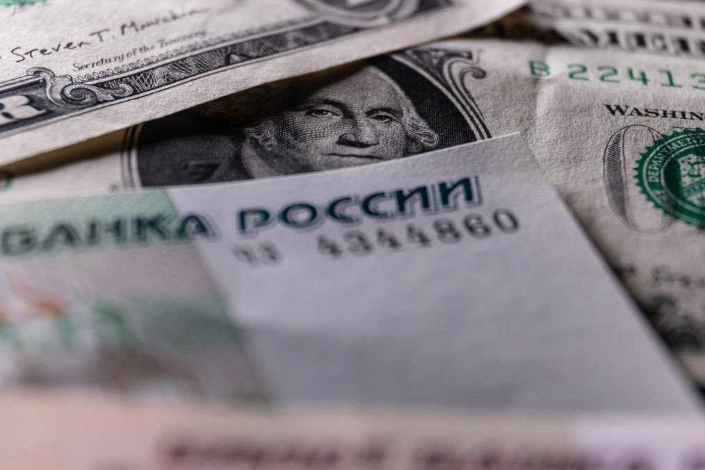 Russia to Triple 2025 Budget Deficit Amid Sanctions and Oil Revenue Drop Russia to Triple 2025 Budget Deficit Amid Sanctions and Oil Revenue Drop