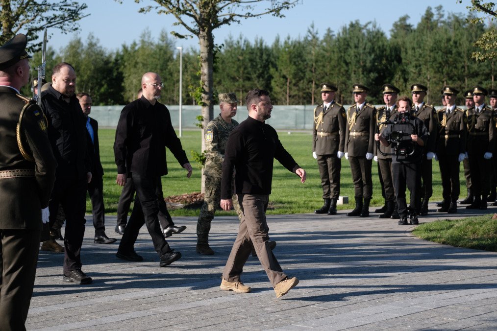 Three Russian Offensives Collapsed, Two More Heavy Campaigns Planned, Zelensky Warns