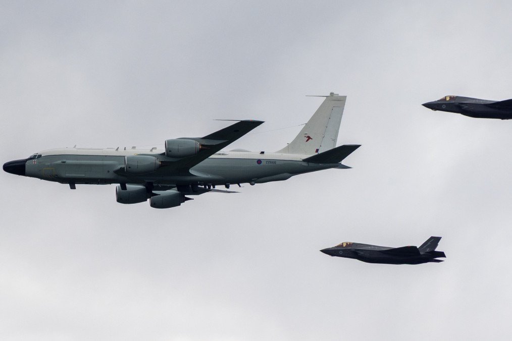 Illustrative image. RAF RC-135W Rivet Joint and F-35B Lightnings. (Source: Wikimedia)