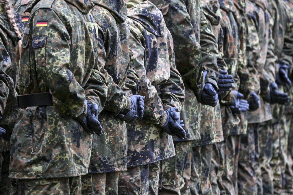 Bundeswehr soldiers at the ceremonial swearing-in in the city park on October 24, 2025, Brandenburg, Beelitz. Illustrative photo. (Source: Getty Images)