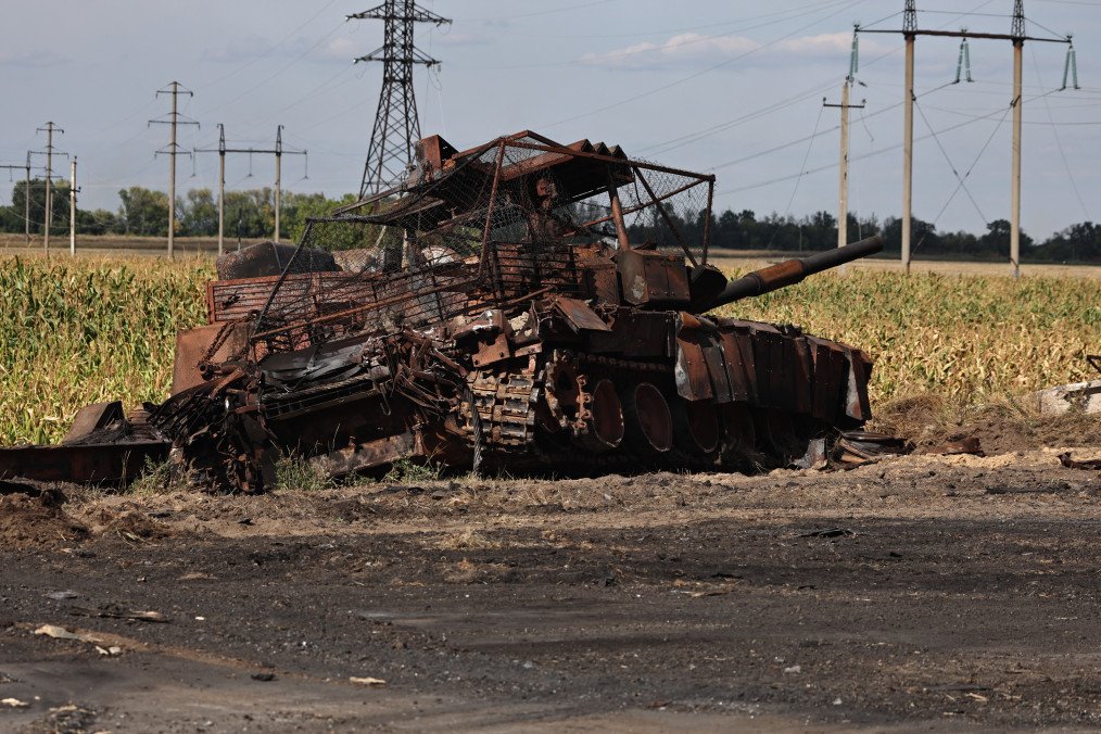 Ukrainian Forces Repel Russian Assault, Destroy Armored Convoy in Kursk Region, Video