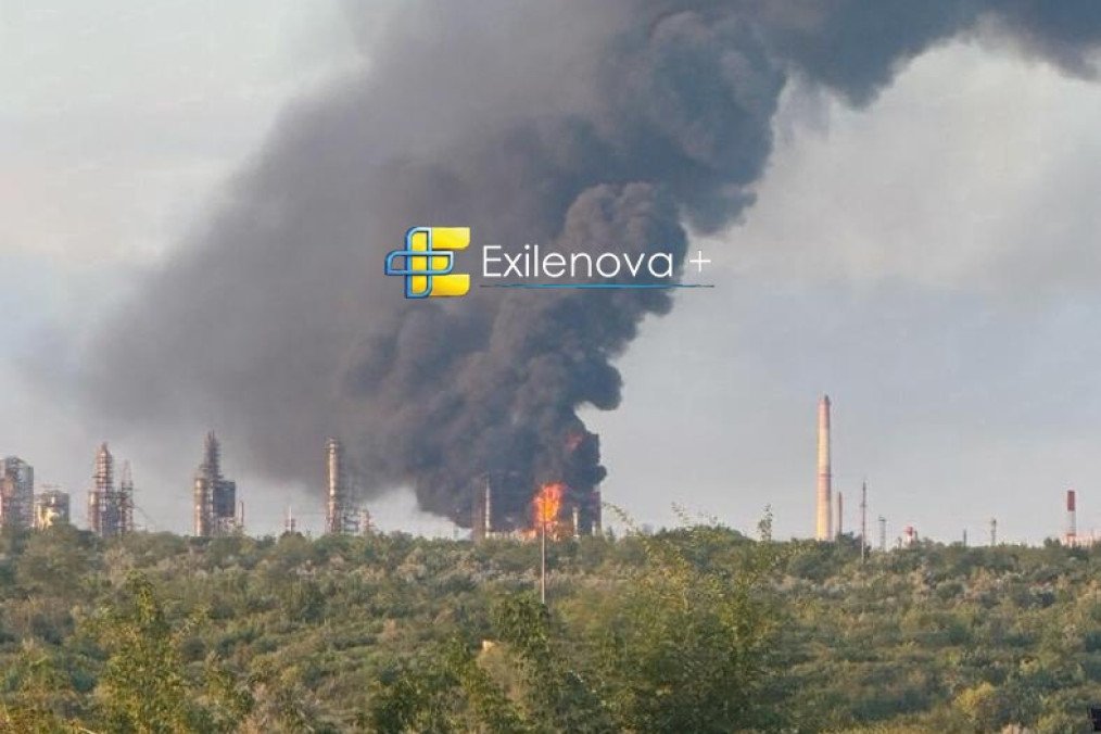Smoke and flames rise from the Syzran Oil Refinery in Russia's Samara region following an overnight drone strike on August 4. (Source: Exilenova+)
