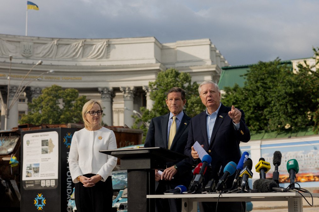 US Senate May Initiate New Sanctions Against Russia Next Week, Says Senator Graham US Senate May Initiate New Sanctions Against Russia Next Week, Says Senator Graham