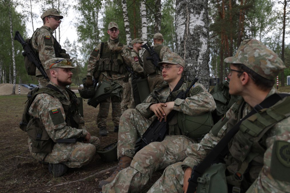 More Young Lithuanians Enlist in Army as Government Moves to Exclude Russian and Belarusian Citizens