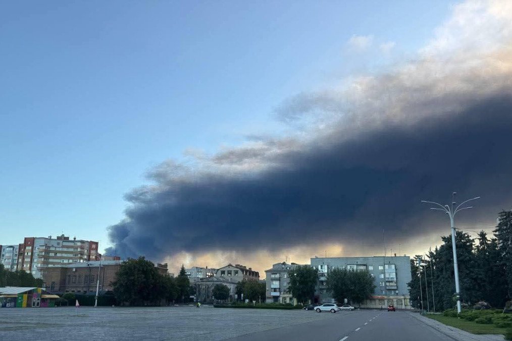 Russian Overnight Attack Sparks Huge Blazes at Poltava Energy Facilities