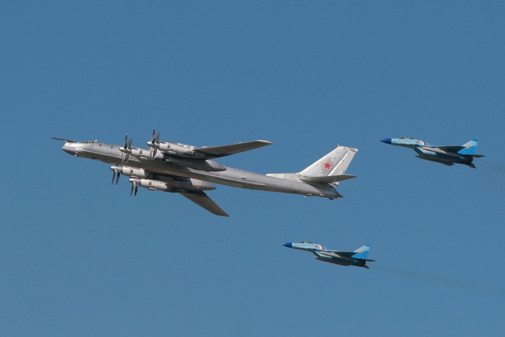 Moscow Flies Tu-95 “Bear” Bombers Near Japan, Signaling Pacific Power Play