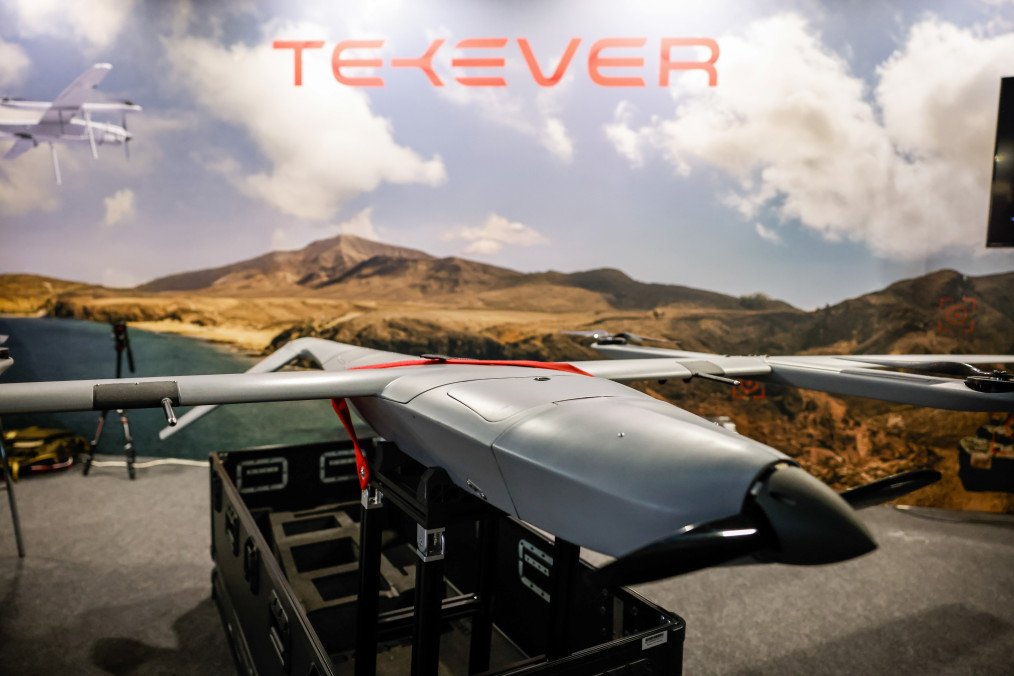 A replica AR3 Evolution (AR3 EVO) drone, developed by Tekever Ltd., is displayed at the Brussels European Defense Exhibition and Conference (BEDEX). (Source: Getty Images)