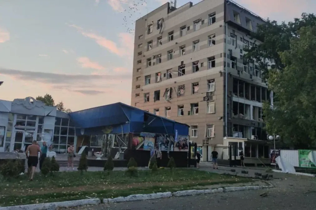 Russian Forces Strike Kharkiv Region’s Chuhuiv Twice, Injuring 9 Civilians