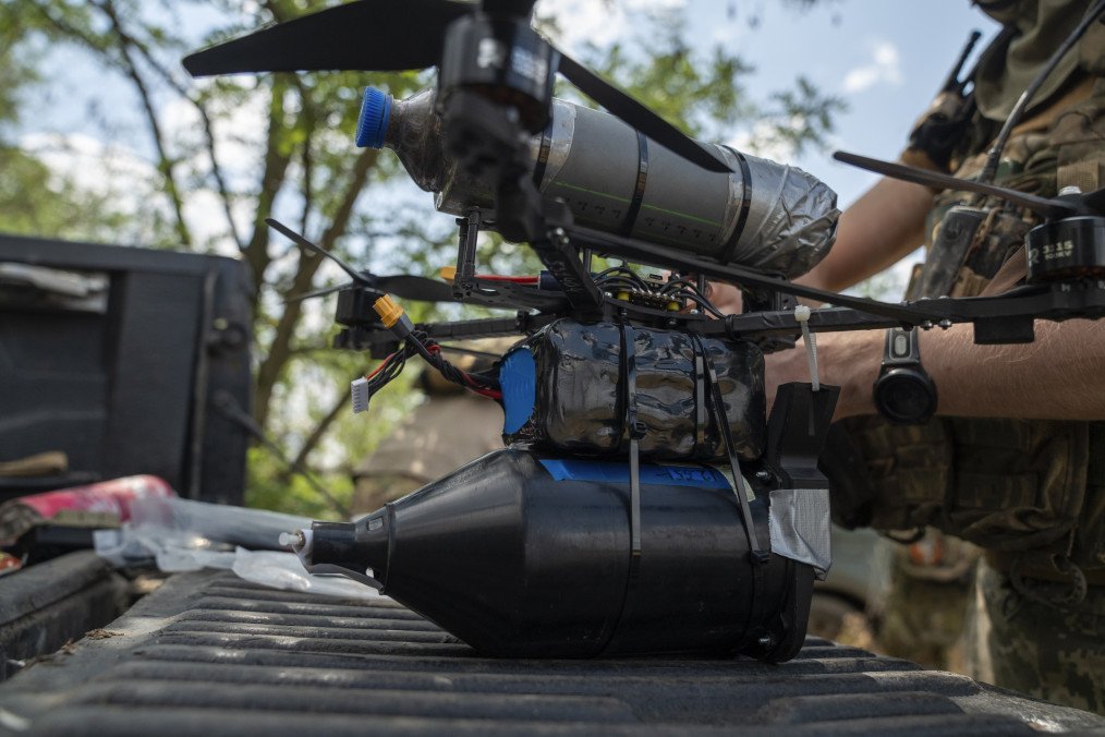 Soldiers of Ukraine’s 93rd Brigade prepare fiber‑optic‑controlled drones during testing in Donetsk region, June 17, 2025. (Source: Getty Images) Soldiers of Ukraine’s 93rd Brigade prepare fiber‑optic‑controlled drones during testing in Donetsk region, June 17, 2025. (Source: Getty Images)