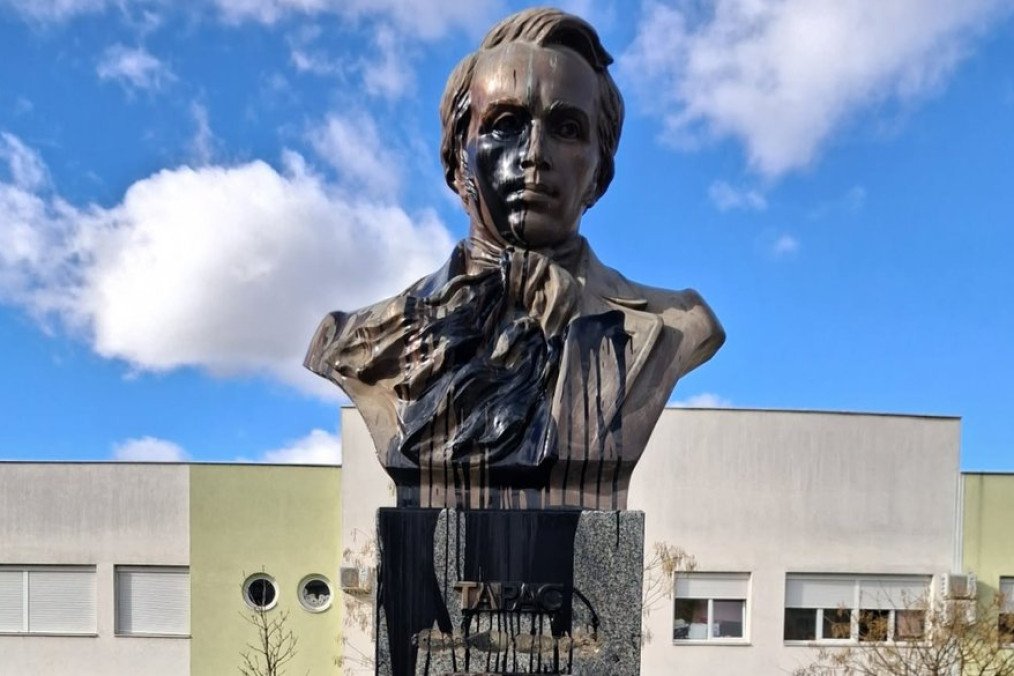 Monument to Taras Shevchenko in Novi Sad. (Source: Razglas news)