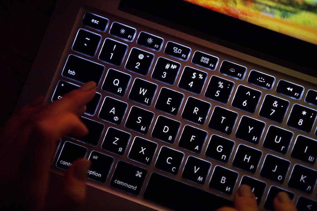 CyberLegion Claims Hack of $1 Million Russian Bot Farm, Seizes 300 Pro-Kremlin Accounts