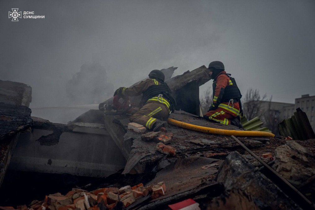 Russian Missile Strike in Sumy Kills Two, One Possibly Trapped Under Debris, Zelenskyy Reports